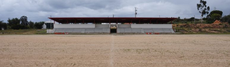 Campo de Jogos Luís Pernica