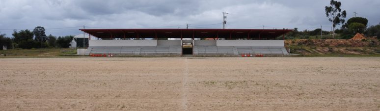 Campo de Jogos Luís Pernica