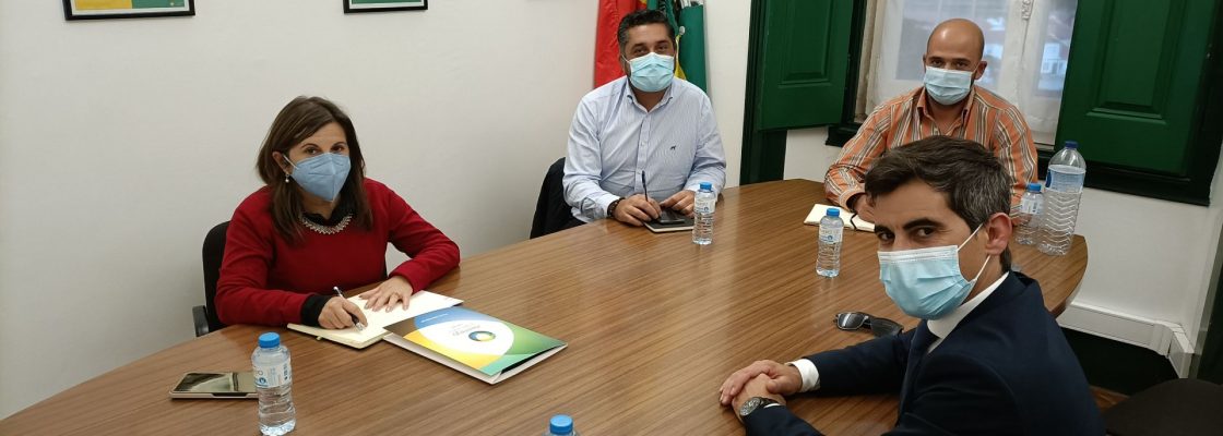 Executivo Municipal reúne com ADRAL