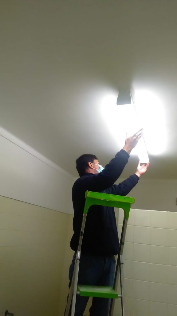 Centro Paroquial equipado com iluminação LED