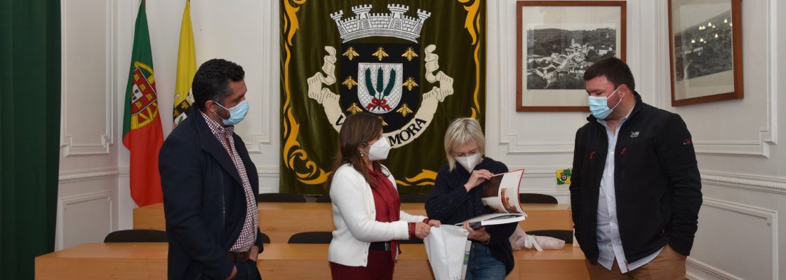 Câmara Municipal de Mora homenageia Drª Manuela Pontes