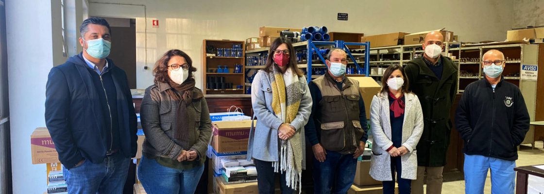 Câmara Municipal entrega EPI’s aos lares de idosos do Concelho