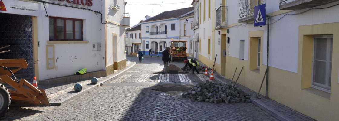 Requalificação da passadeira da Casa da Cultura origina interrupção do trânsito