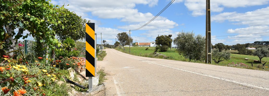 Aquedutos sinalizados na estrada de Malarranha