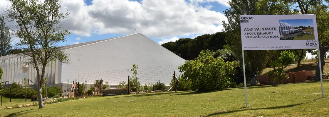 Esplanada do Fluviário em construção