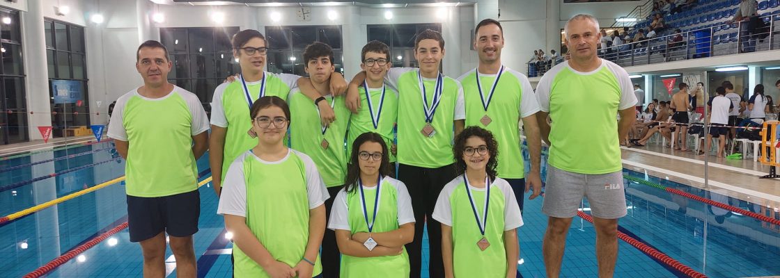 Atletas da Escola de Natação participam em Campeonato em Sines