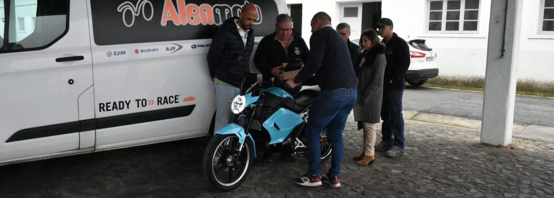 Novo veículo elétrico ao serviço dos funcionários do Município de Mora