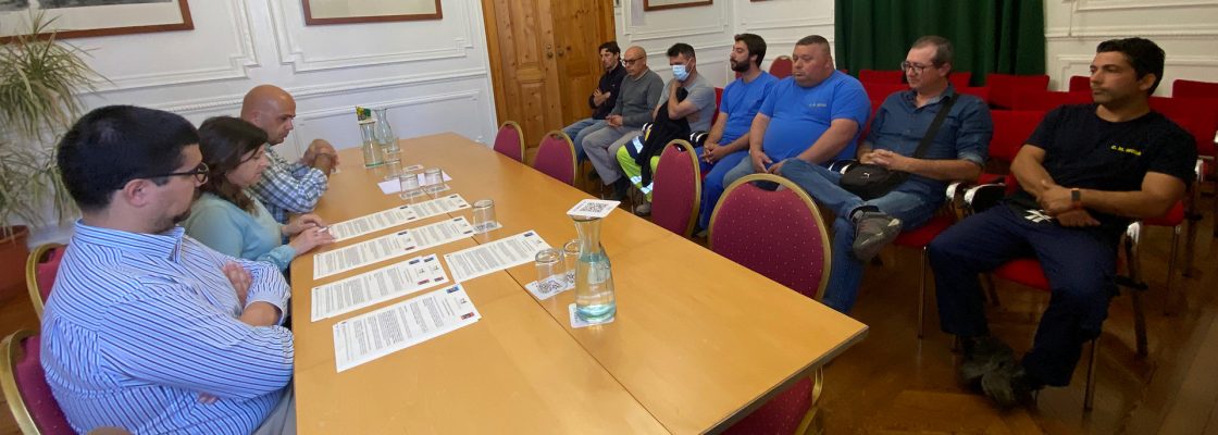 Assinatura de contratos de trabalho para os Serviços Municipais