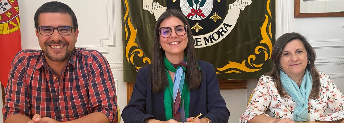 Assinatura de contrato de trabalho para o Gabinete Jurídico