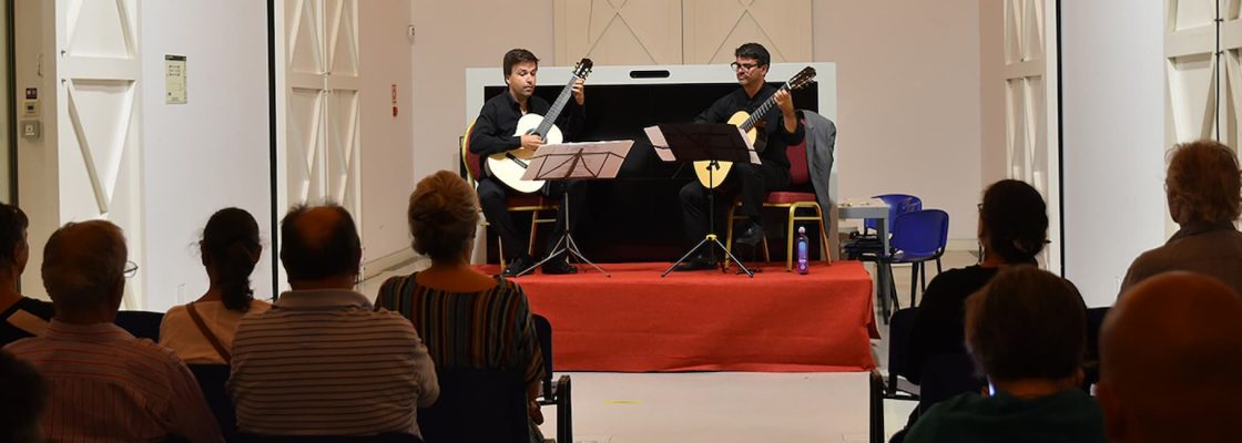 Duo de Guitarras atuou no Museu Interativo do Megalitismo
