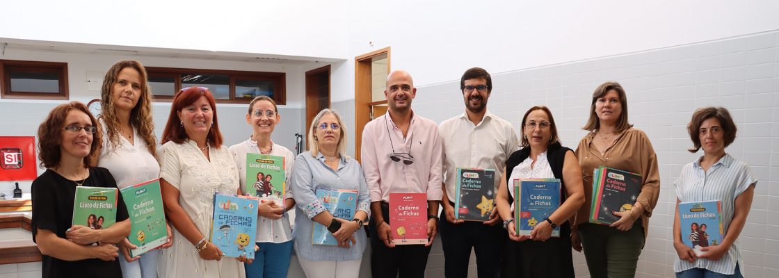 Município entrega cadernos de fichas a todos os alunos