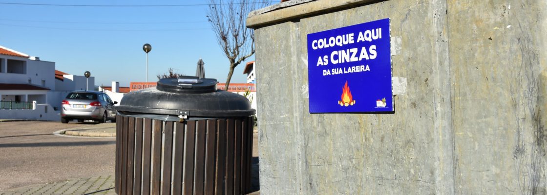 Incorreta utilização dos contentores das cinzas