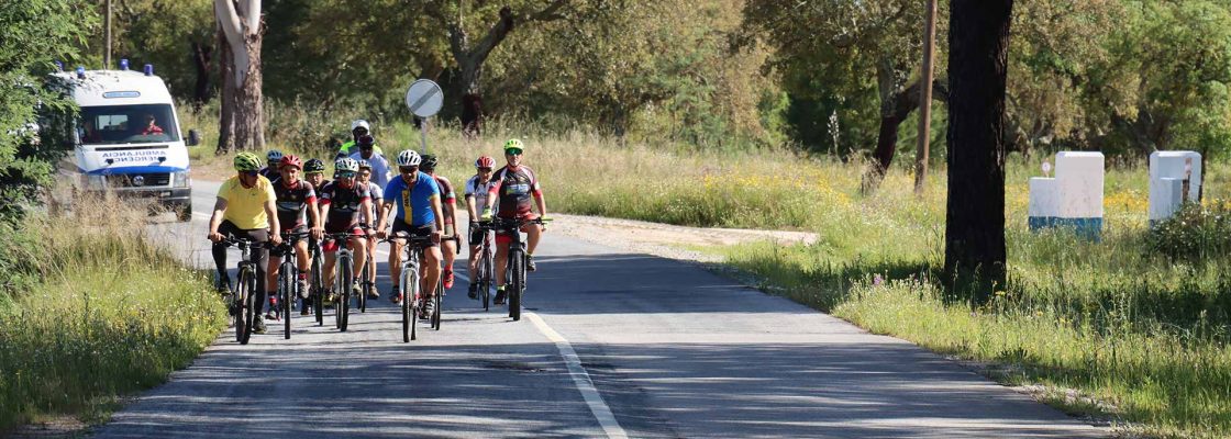 Passeio de cicloturismo assinala os 50 anos do 25 de abril