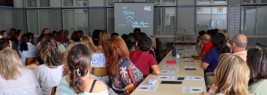 Receção à comunidade educativa de Mora
