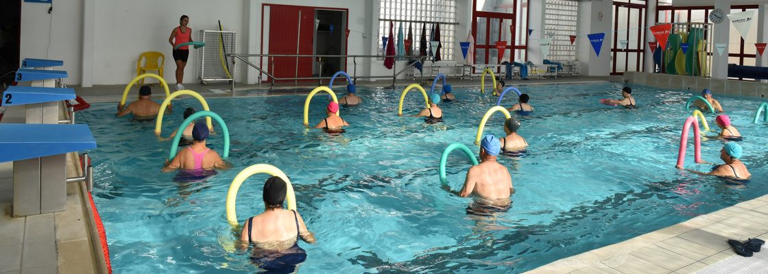 Hidroginástica encerra Mês do Idoso