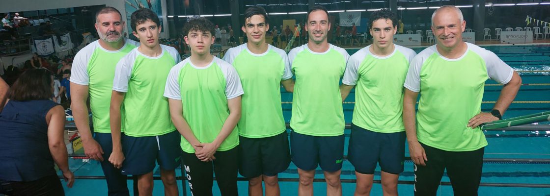 Escola de Natação na fase de qualificação de campeonato nacional