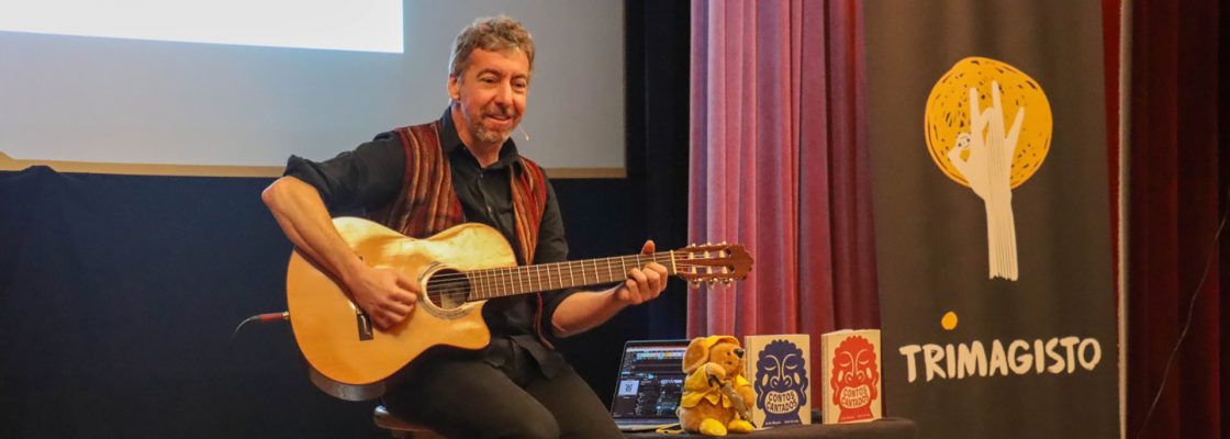Uma noite de contos e canções em Mora com Carlos Marques