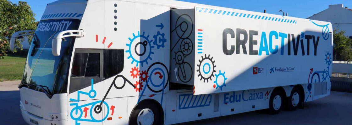 Creativity Bus inovação e diversão para os alunos de Mora