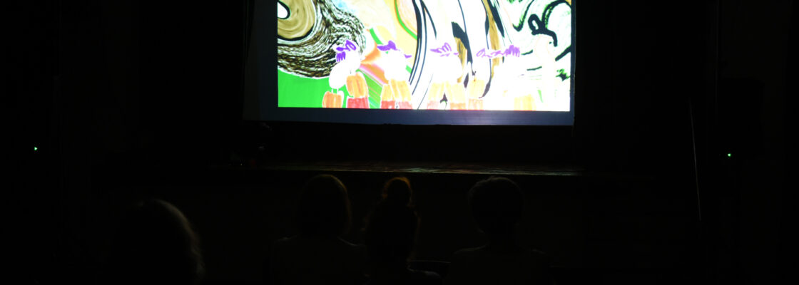 “Desenhos Animados” encerra programação “4 Caminhos” de maio