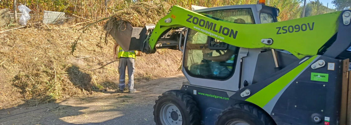 Limpeza de bermas e valetas prepara vias para a época das chuvas
